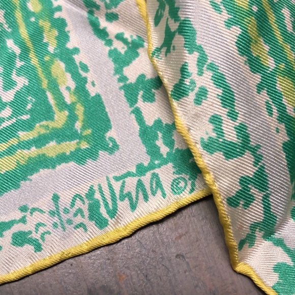 Stunning Silk Verra scarf💚 - Picture 2 of 10